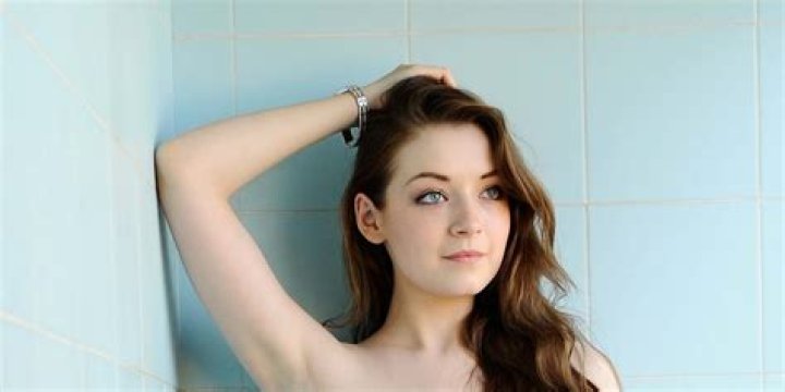 Naked Truth Of Sarah Bolger – Measurements, Boyfriend, Bio