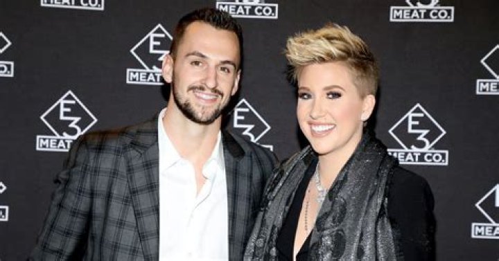 
Nic and Savannah Were Relationship Goals … So Why Is Nic Nowhere to Be Seen on ‘Chrisley Knows Best’? 