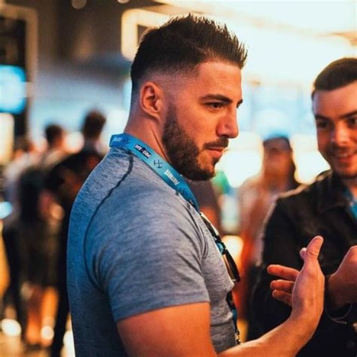Nickmercs Height, Weight, Net Worth, Age, Birthday, Wikipedia, Who, Nationality, Biography