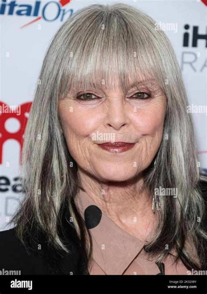 
Pat Benatar Now In 2022 – What Is The Singer Up To? Details About Her Family 