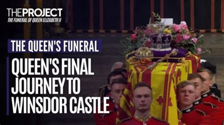 
Queen Elizabeth II’s Coffin Makes Final Journey To Windsor Castle 