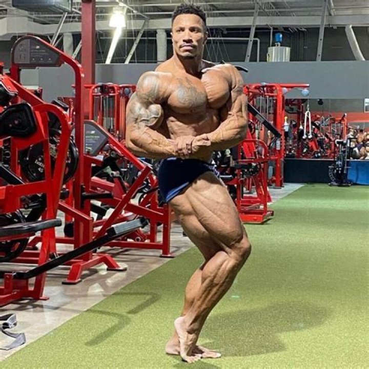 
Robert Lindsey Moore Height, Weight, Net Worth, Age, Birthday, Wikipedia, Who, Nationality, Biography 