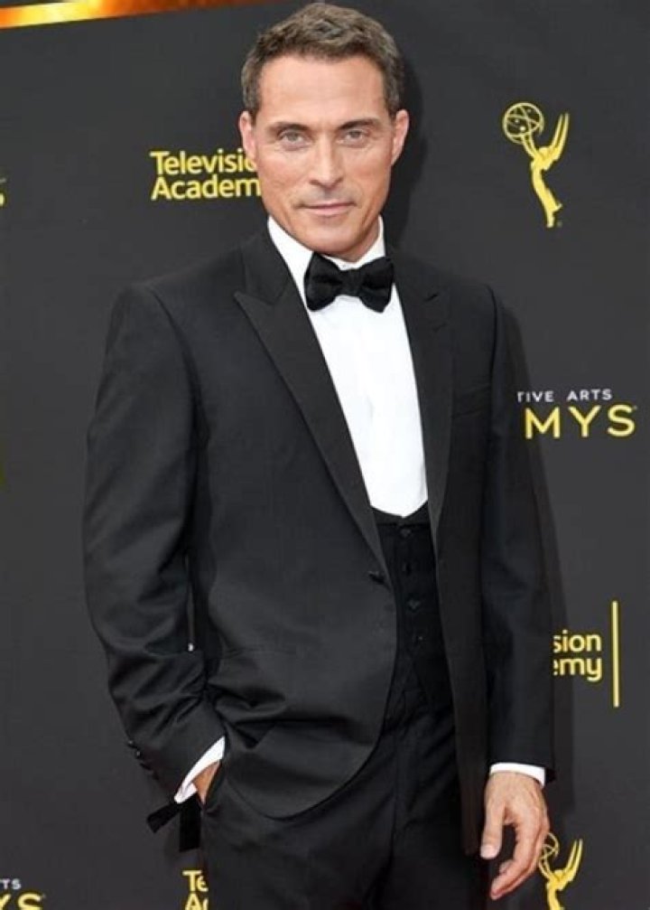 Rufus Sewell Height, Weight, Net Worth, Age, Birthday, Wikipedia, Who, Instagram, Biography