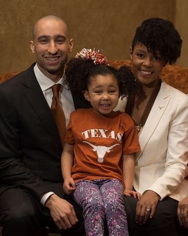 Shaka Smart is Married to Wife: Maya Payne Smart. Kids.