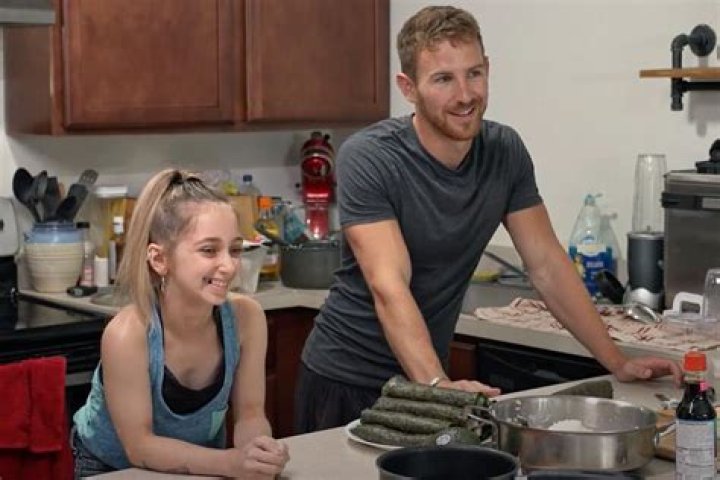 
Shauna Rae’s Family Praises Her Crush Dan for Potential to ‘Pull Her Out of Her Comfort Zone’ 