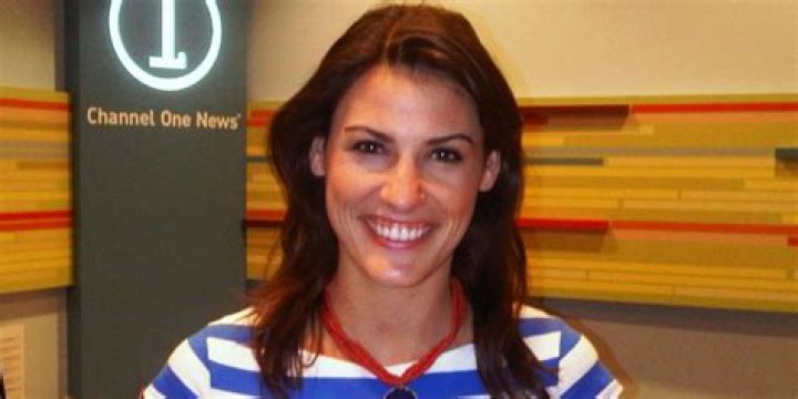 
Shelby Holliday’s Wiki Bio, height, husband, wedding, salary, net worth 