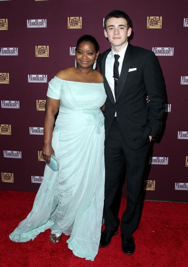 Shell Rowe Height, Weight, Net Worth, Age, Birthday, Wikipedia, Who, Instagram, Biography