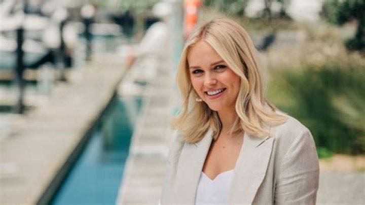 
Simon Van Velthooven Sister Emily Van Velthooven Age, Birthday, Wikipedia, Who, Nationality, Biography 