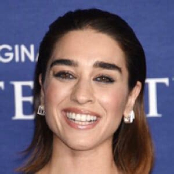 Simona Tabasco Height, Weight, Net Worth, Age, Birthday, Wikipedia, Who, Nationality, Biography