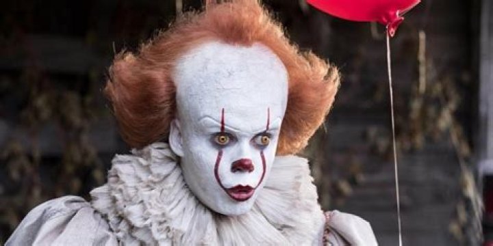 
Stephen King Shares Absolutely Terrifying Art Of IT’s Pennywise 