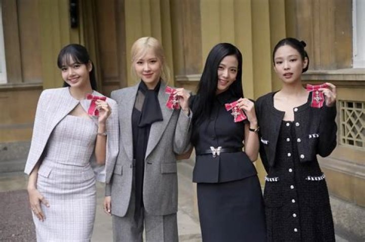 
“That’s queen meeting queen”: BLACKPINK’s Jisoo’s fans react to their idol meeting Charlize Theron at Dior AW23 