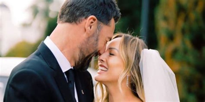 
The Bachelorette Star Clare Crawley Officially Announced Her Relationship With Ryan Dawkins 