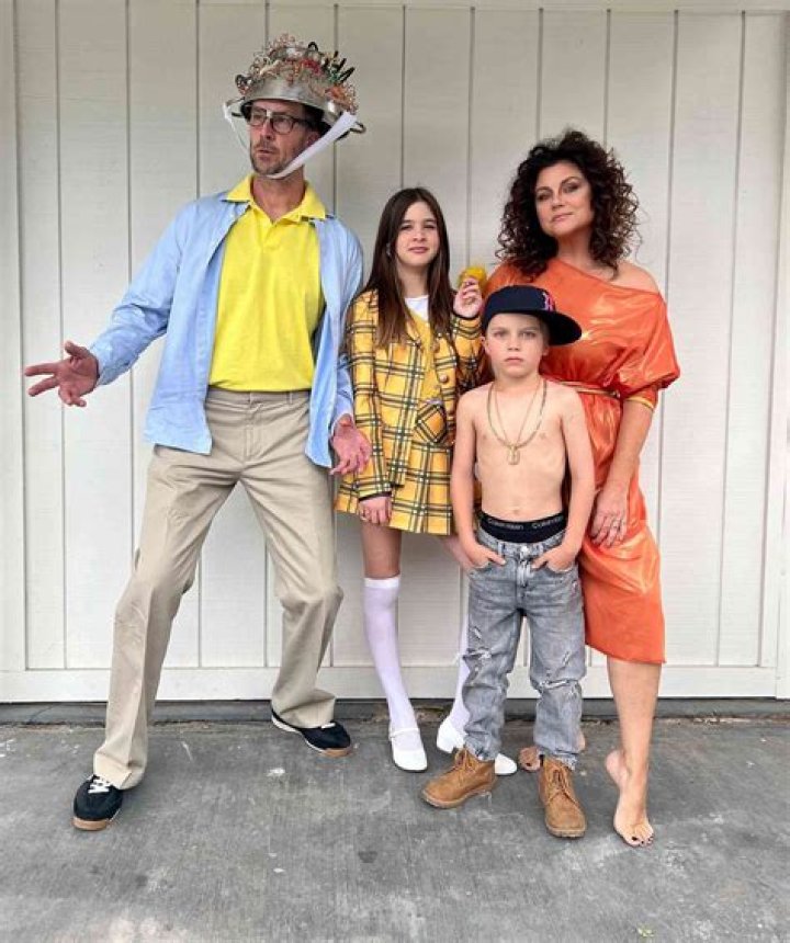 
Tiffani Thiessen Goes for ’80s and ’90s Nostalgia for Family’s Fun Halloween Costumes: Photo 