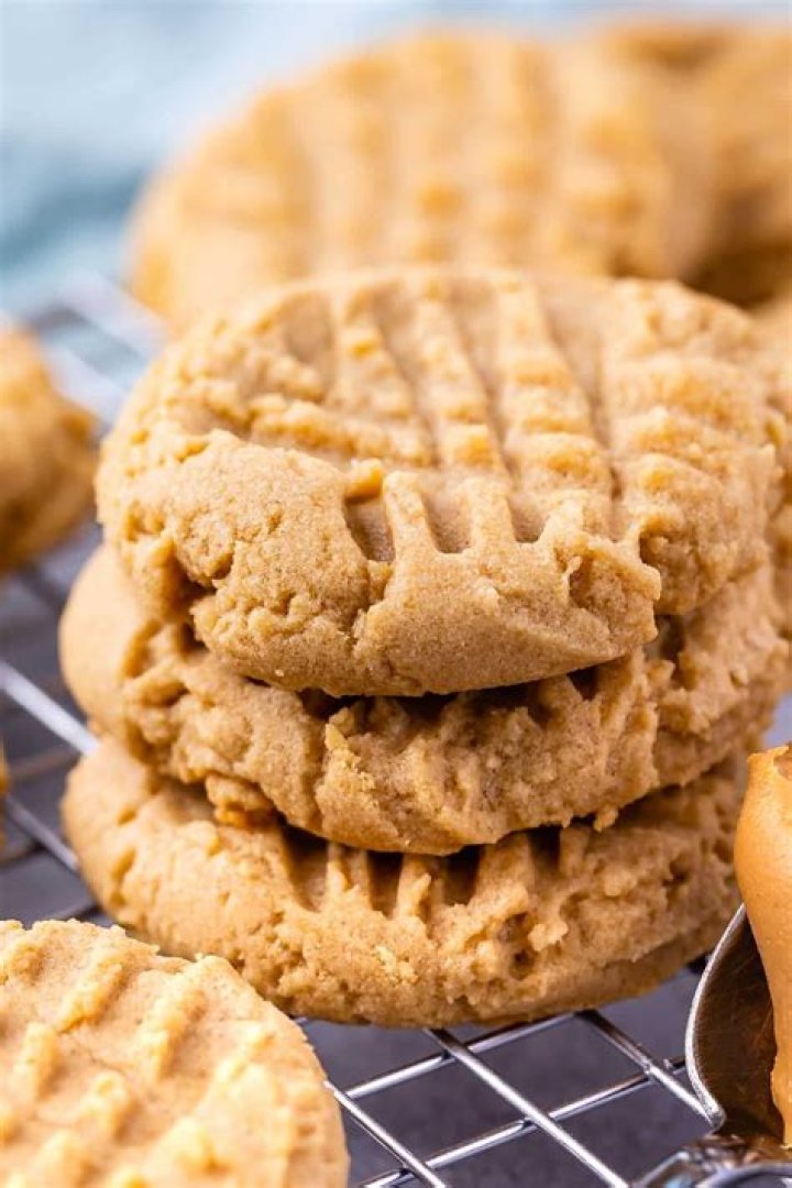 Tiktoker B Dylan Hollis’s Peanut Butter Cookies Recipe Has Gone Viral