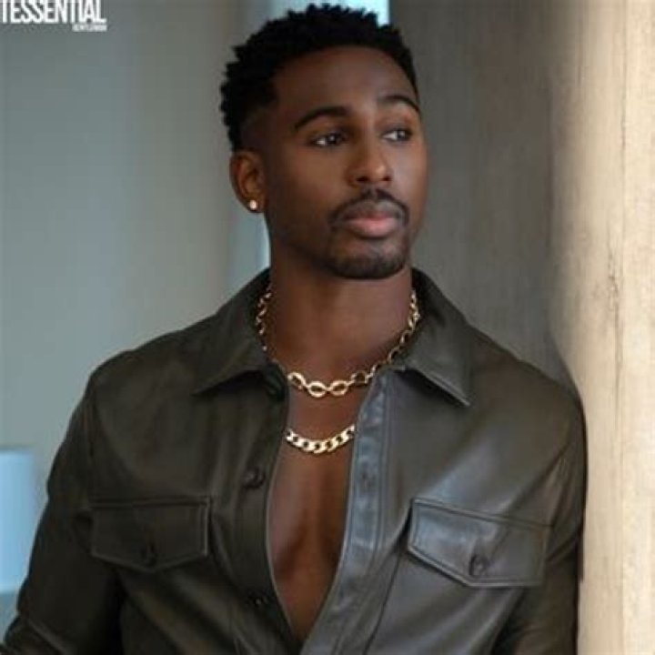 Vaughn Hebron Height, Weight, Net Worth, Age, Birthday, Wikipedia, Who, Instagram, Biography