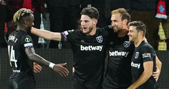 
West Ham Unlikely To Sign Free Agent Defender Before January 