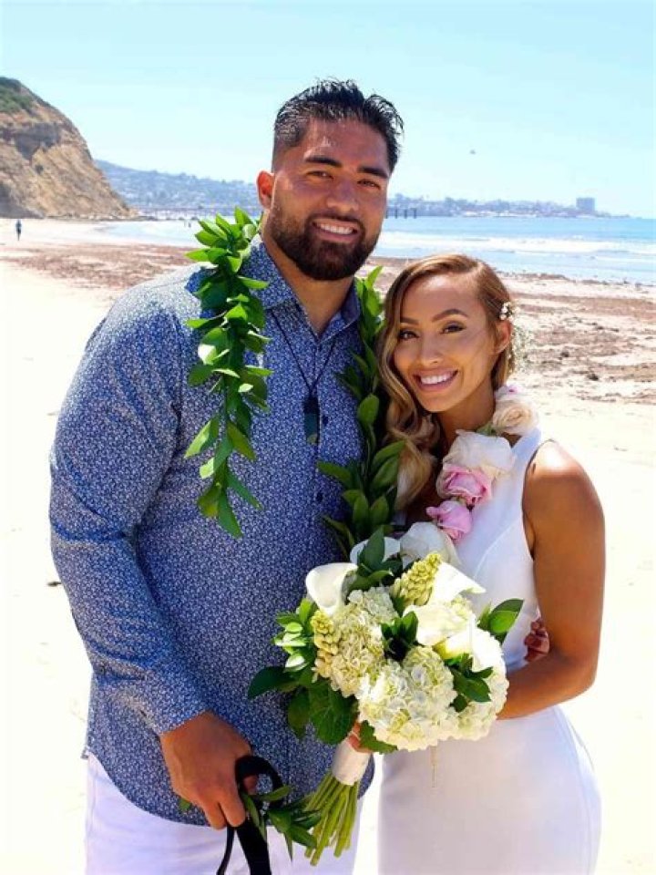 What Exactly Is Jovi? What Is Nicole Engbino Expected to Make in 2022? Meet the Wife of Manti Te’o Hawaiian/Filipino-Japanese