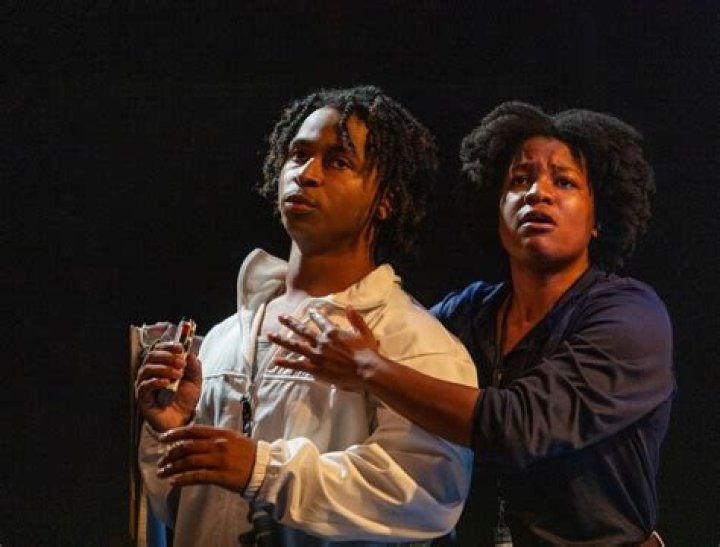 
Who are Dontrell Hilliards Parents? Dontrell Hilliard Biography, Parents Name, Nationality and More 