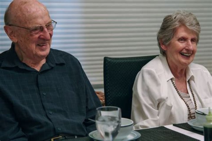 
Who are Phil Rosenthals Parents? Phil Rosenthal Biography, Parents Name, Nationality and More 