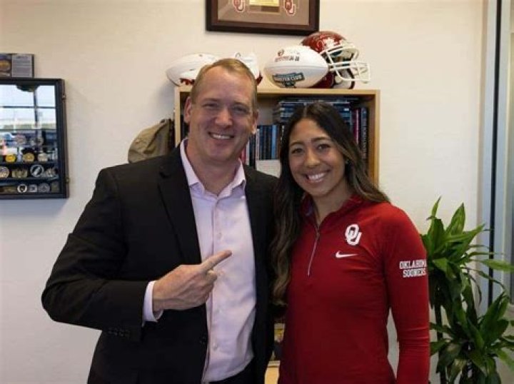 
Who are Tiare Jennings’ parents? Everything about Maria and Ignacio Jennings 