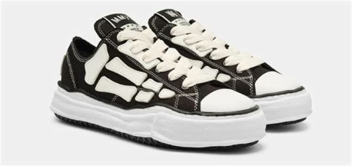 
Who are Vahid Amiris Parents? Vahid Amiri Biography, Parents Name, Nationality and More 