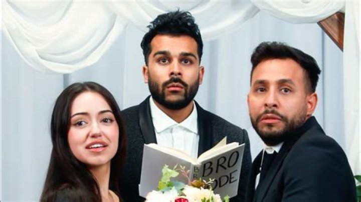 Who Is Hannah Stocking Boyfriend? Is The Internet Personality Dating Adam Waheed?