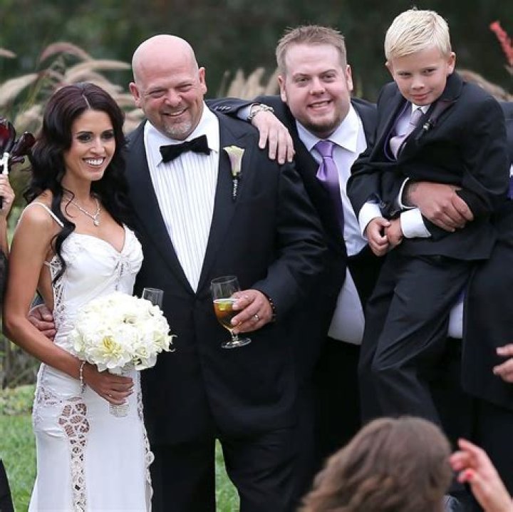 
Who is Rick Harrison from “Pawn Stars”? His Wiki: Net Worth, House, Daughter, Wedding, Family Life 