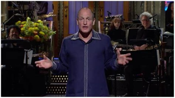 
“Won’t be asked to host SNL again”: Twitter reacts as Woody Harrelson criticizes Big Pharma’s COVID-19 response 