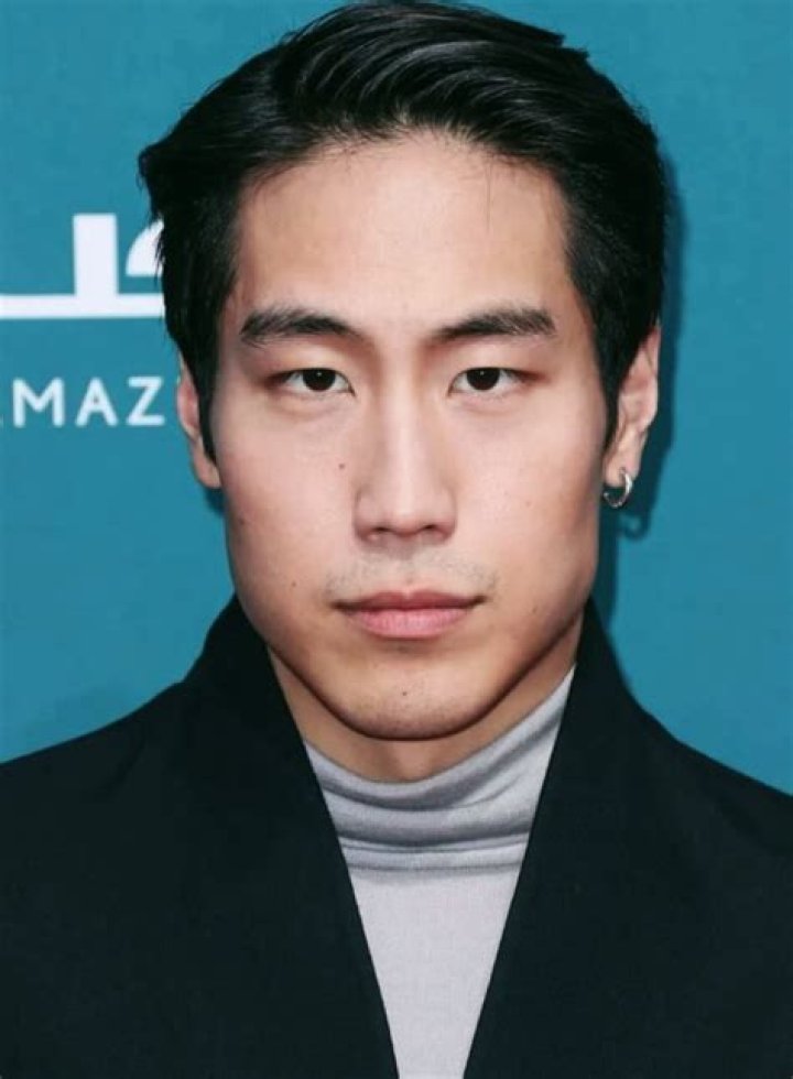 Young Mazino Height, Weight, Net Worth, Age, Birthday, Wikipedia, Who, Nationality, Biography